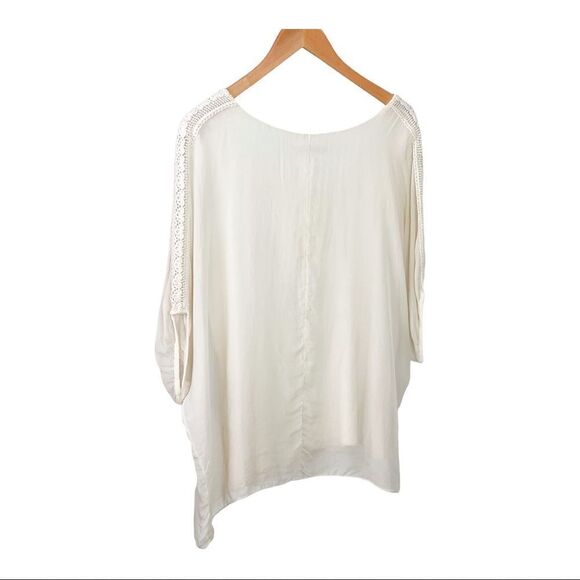 SILK Blouse with lace Accents - Picture 3 of 12